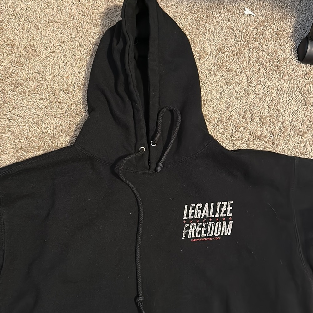 Sweater I don’t really use. Very nice